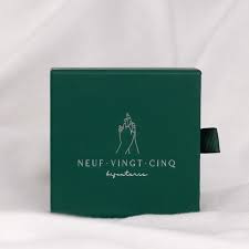 NEUF.VINGT.CINQ loyalty program